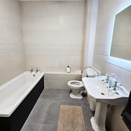 Dromod Suites